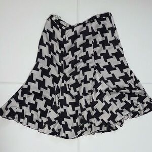 Chic Black and White Patterned Skirt